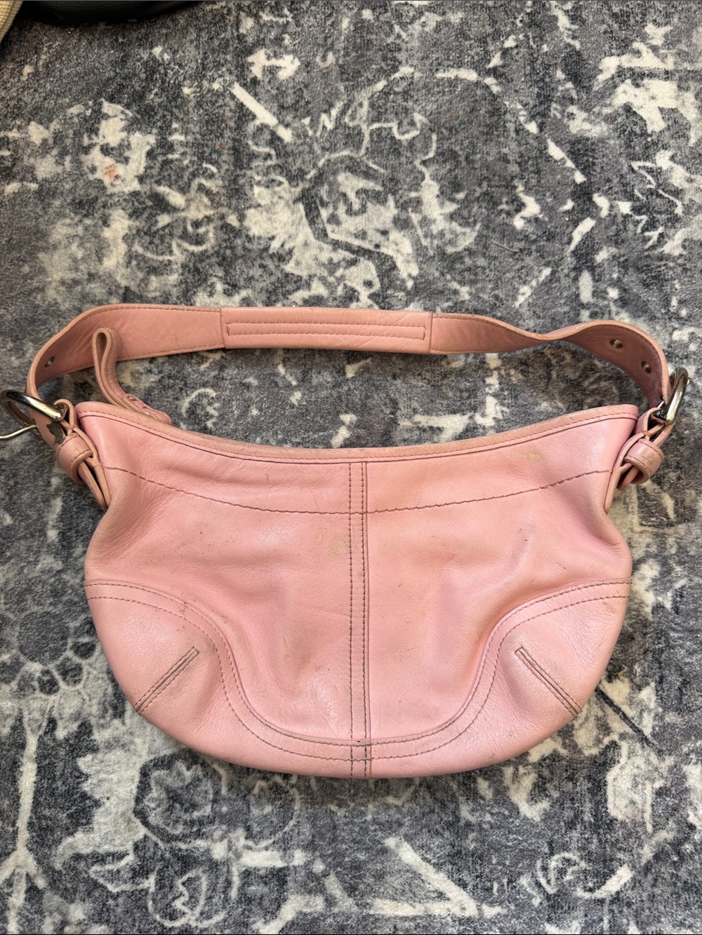 Vintage Coach 9541 Pink Soho
Y2K Leather Hobo Bag